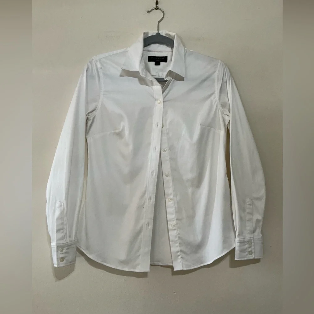 Banana republic Classic White Women’s Dress Shirt - Long Sleeve
